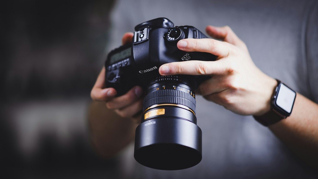 how do photographers make money